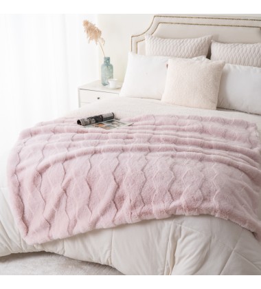 Super Soft No Shedding Short Fur Geometric Pattern Pink Faux Rabbit Fur Plush Blankets